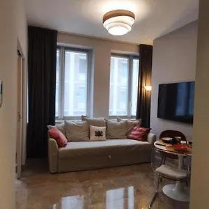 Apartment Pink Maison Centro Piazza Diaz Duomo, Milan