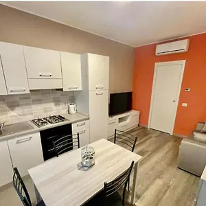 In Centro A Con A/c & Wi-fi Milano